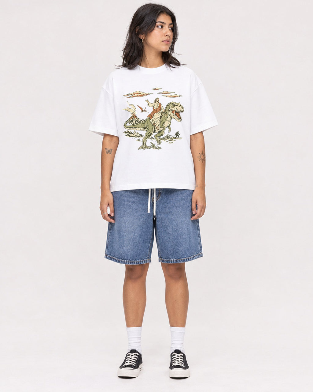 Mockup Boxy Heavyweight Tee White female full-body 36