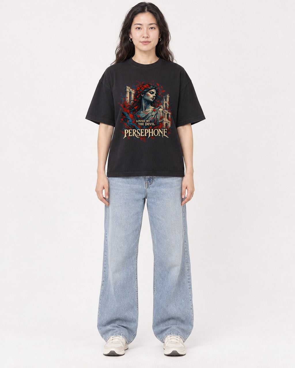 Mockup Boxy Heavyweight Tee Black female full-body 03