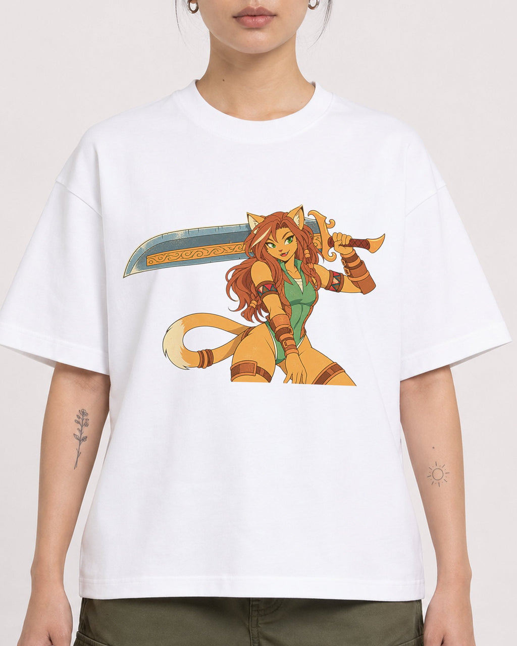 Mockup Boxy Heavyweight Tee White female close-up 12