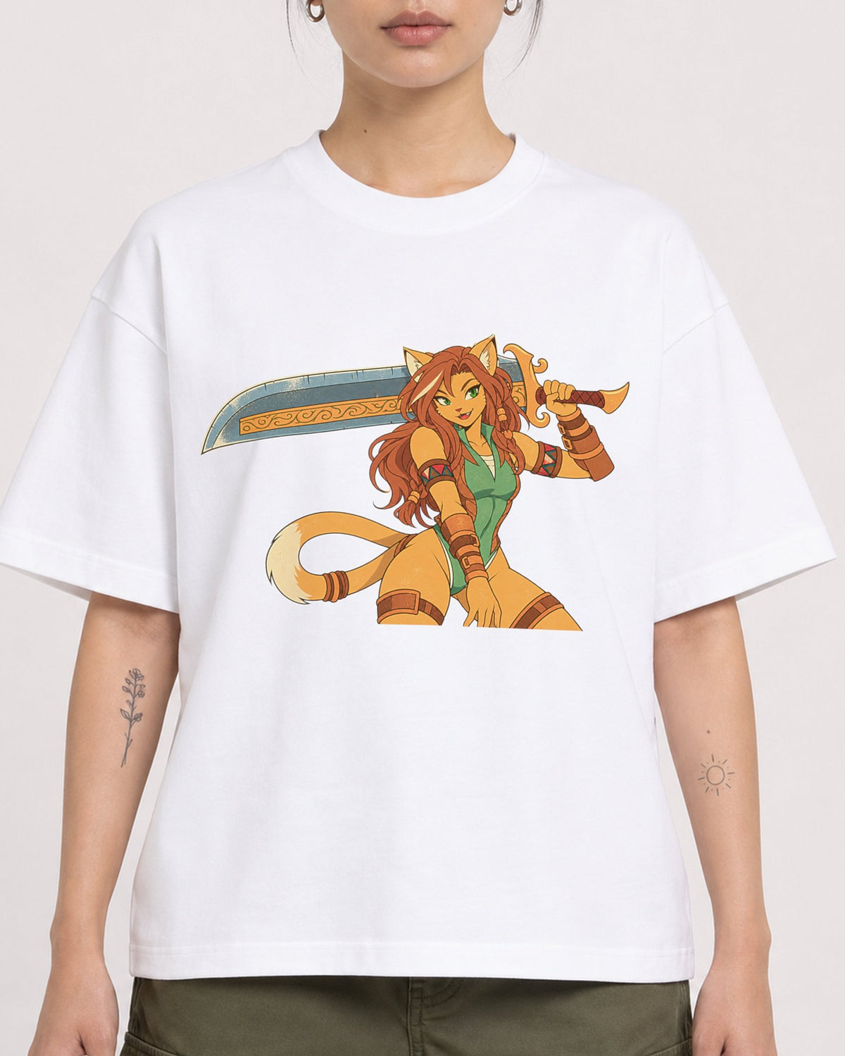 Mockup Boxy Heavyweight Tee White female close-up 12