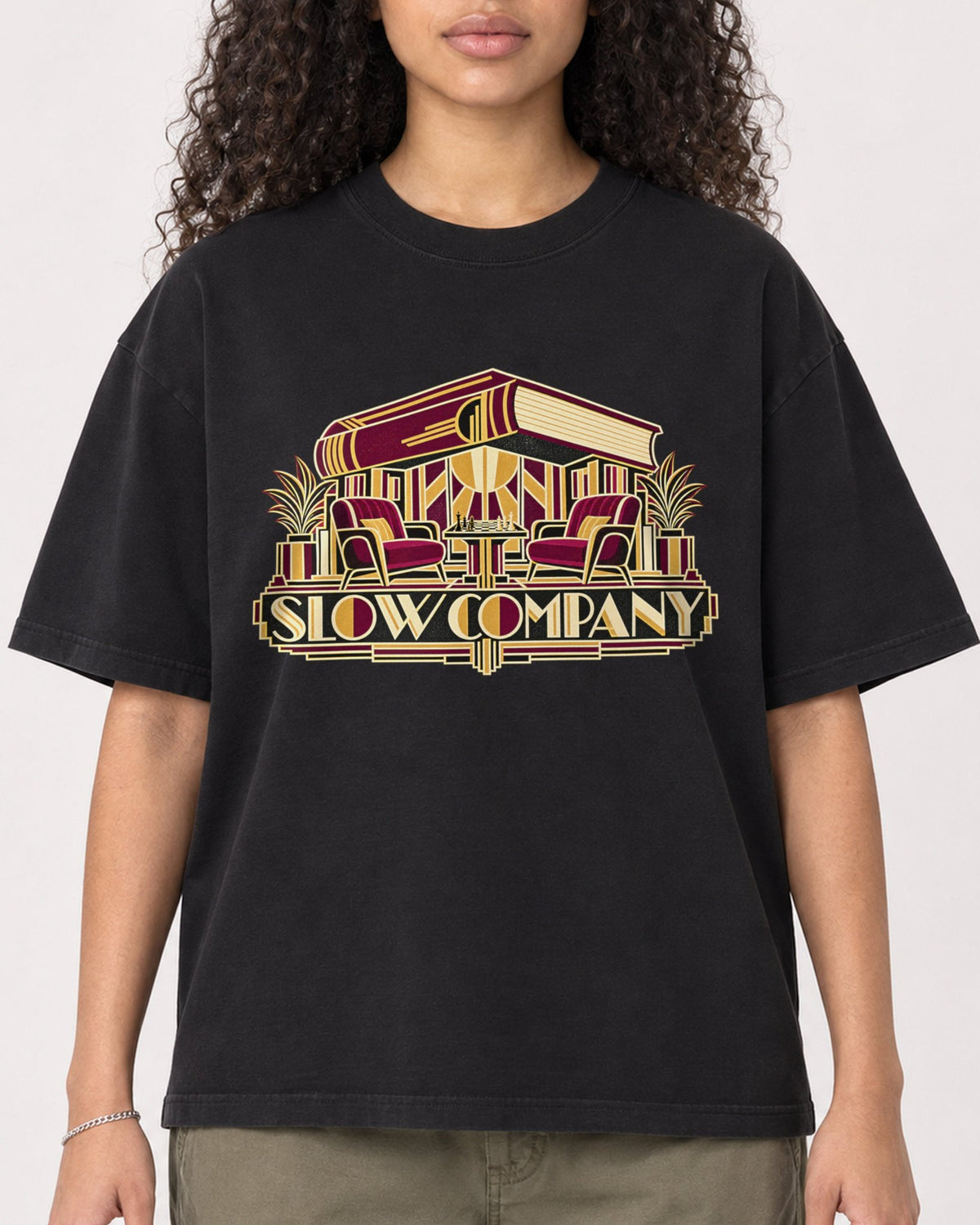 Mockup Boxy Heavyweight Tee Black female close-up 10