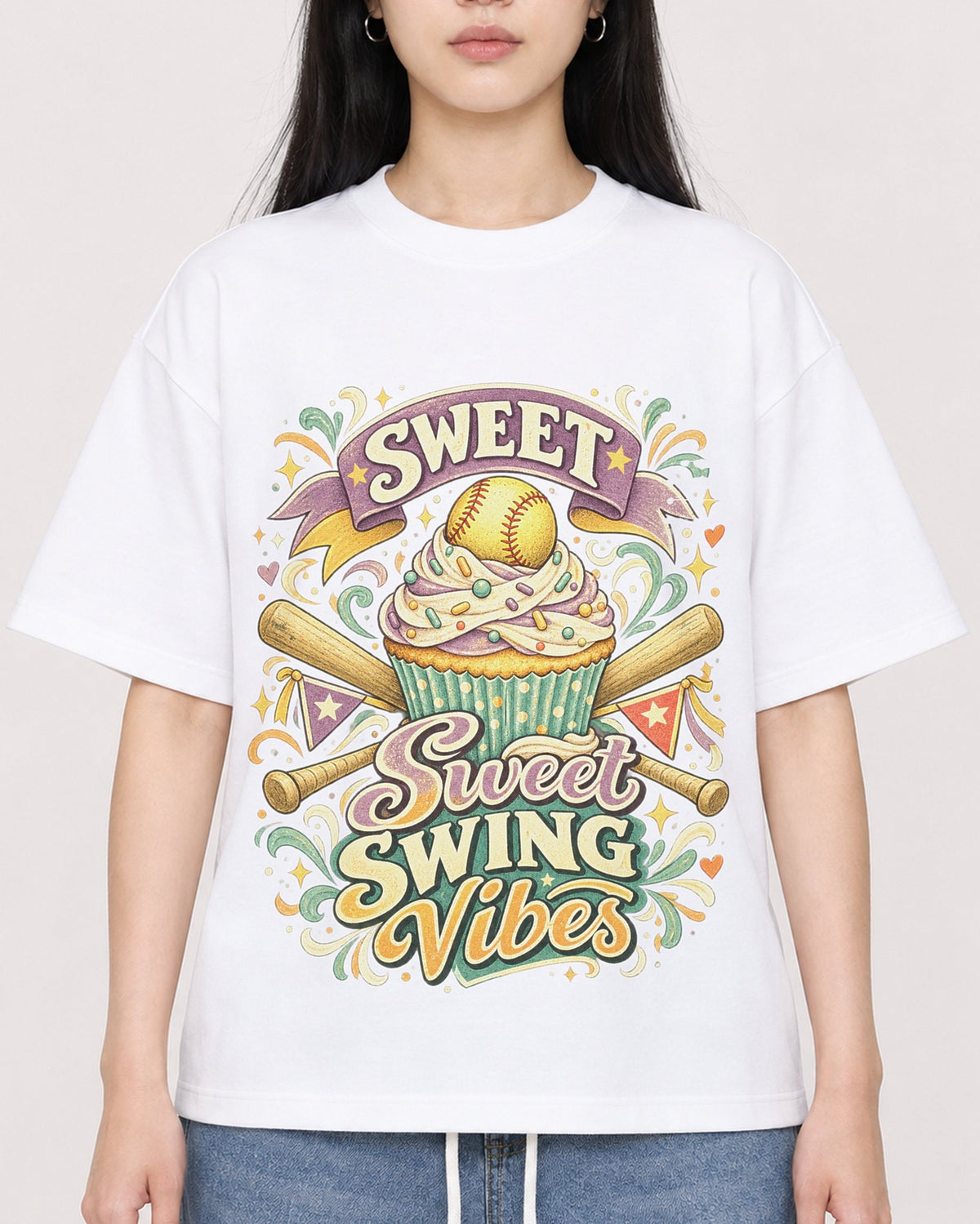 Mockup Boxy Heavyweight Tee White female close-up 01