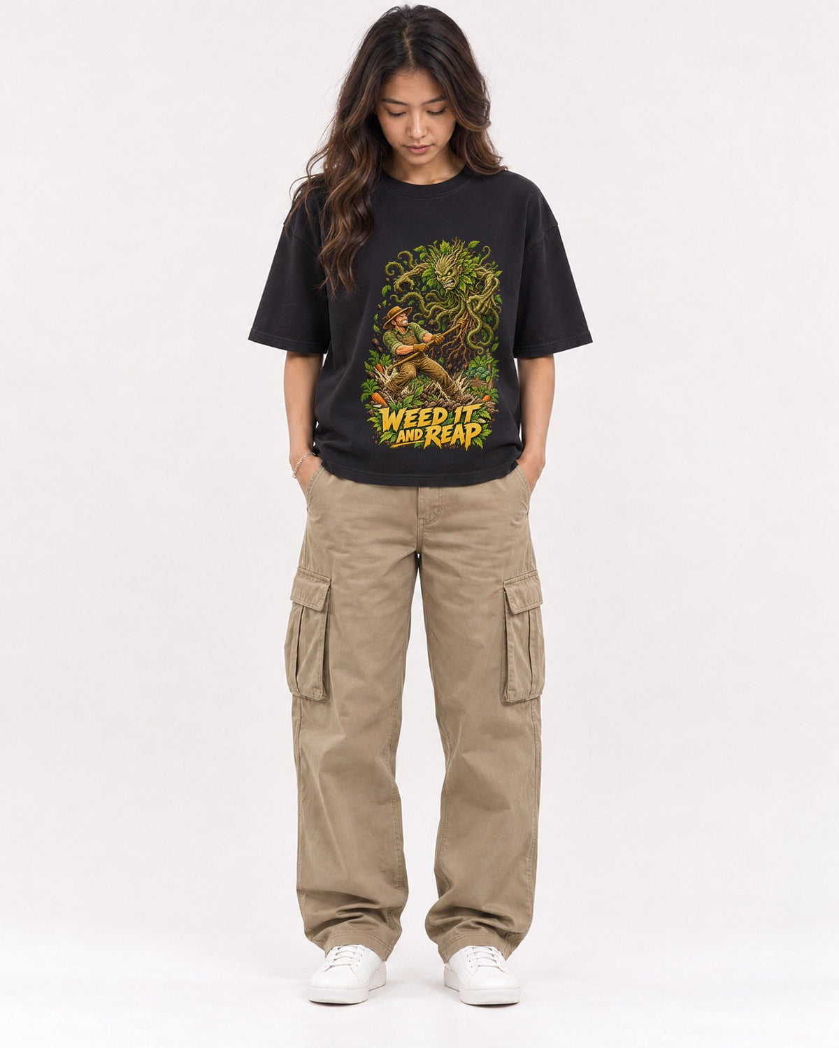 Mockup Boxy Heavyweight Tee Black female full-body 02