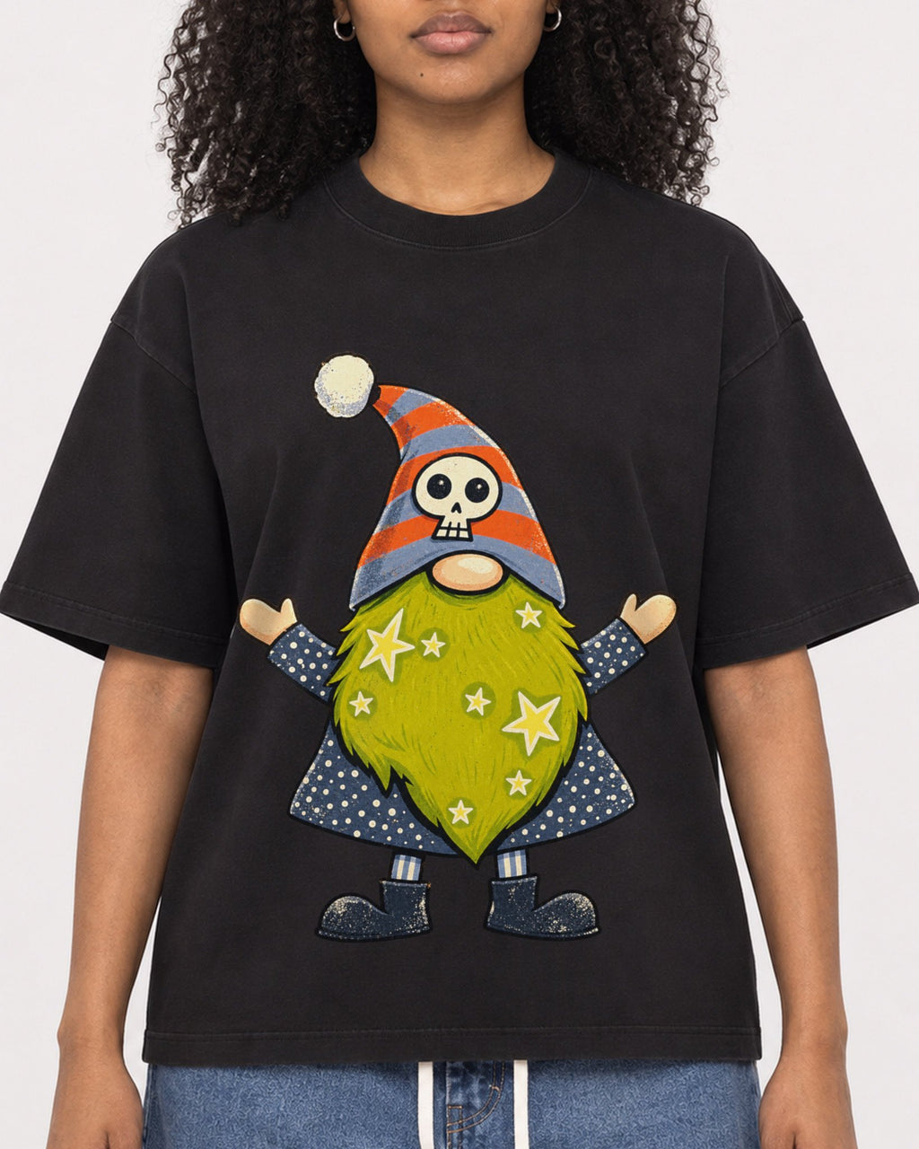 Mockup Boxy Heavyweight Tee Black female close-up 05