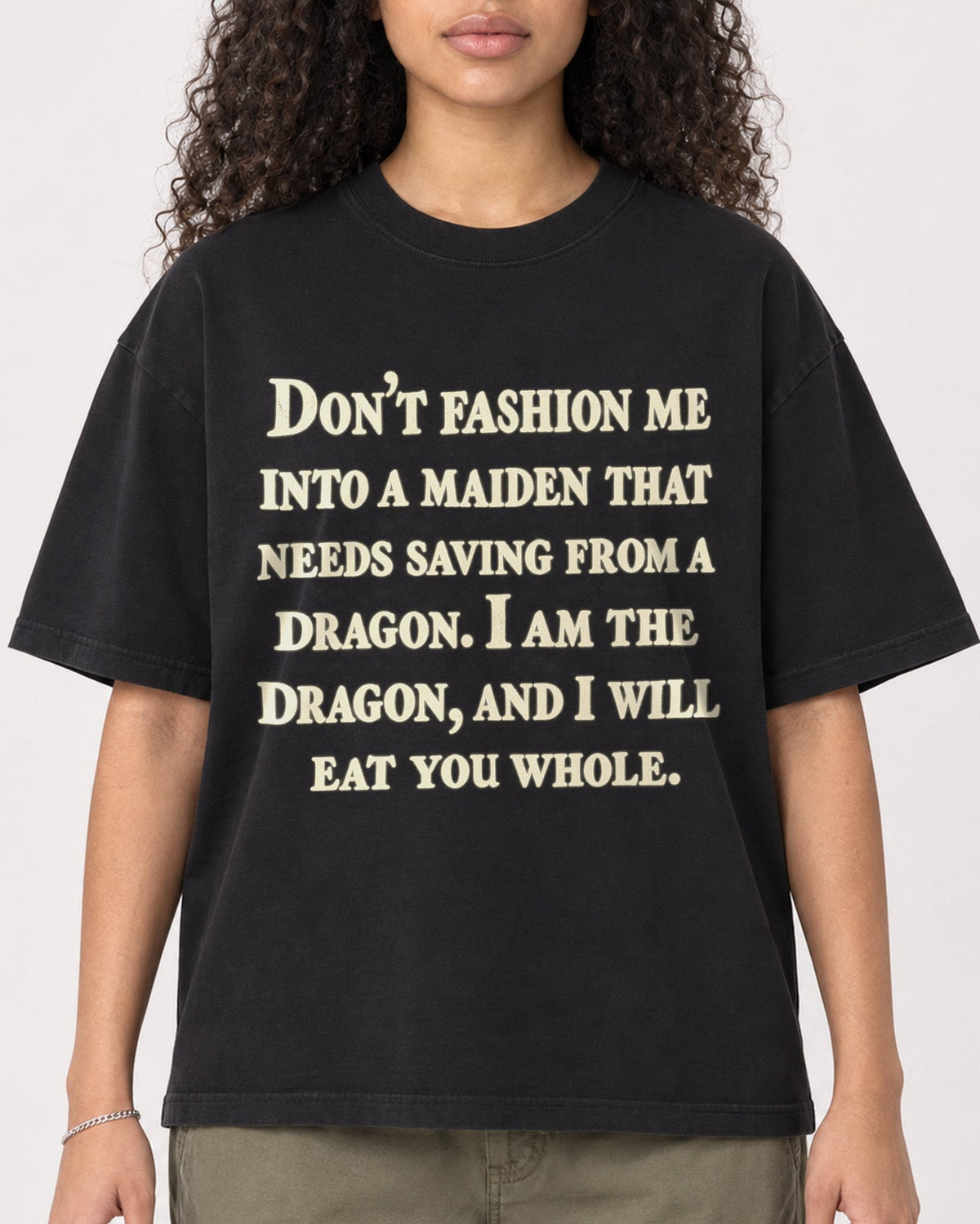 Mockup Boxy Heavyweight Tee Black female close-up 10