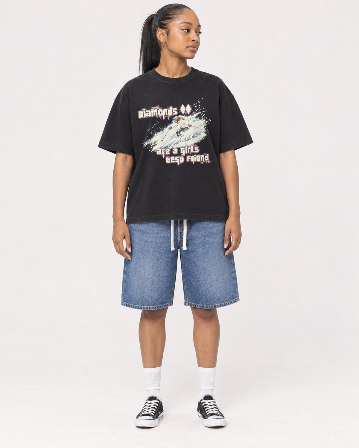 Mockup Boxy Heavyweight Tee Black female full-body 25