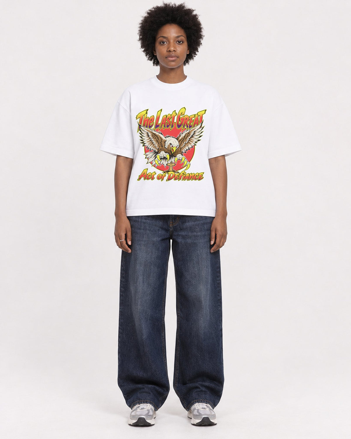 Mockup Boxy Heavyweight Tee White female full-body 14