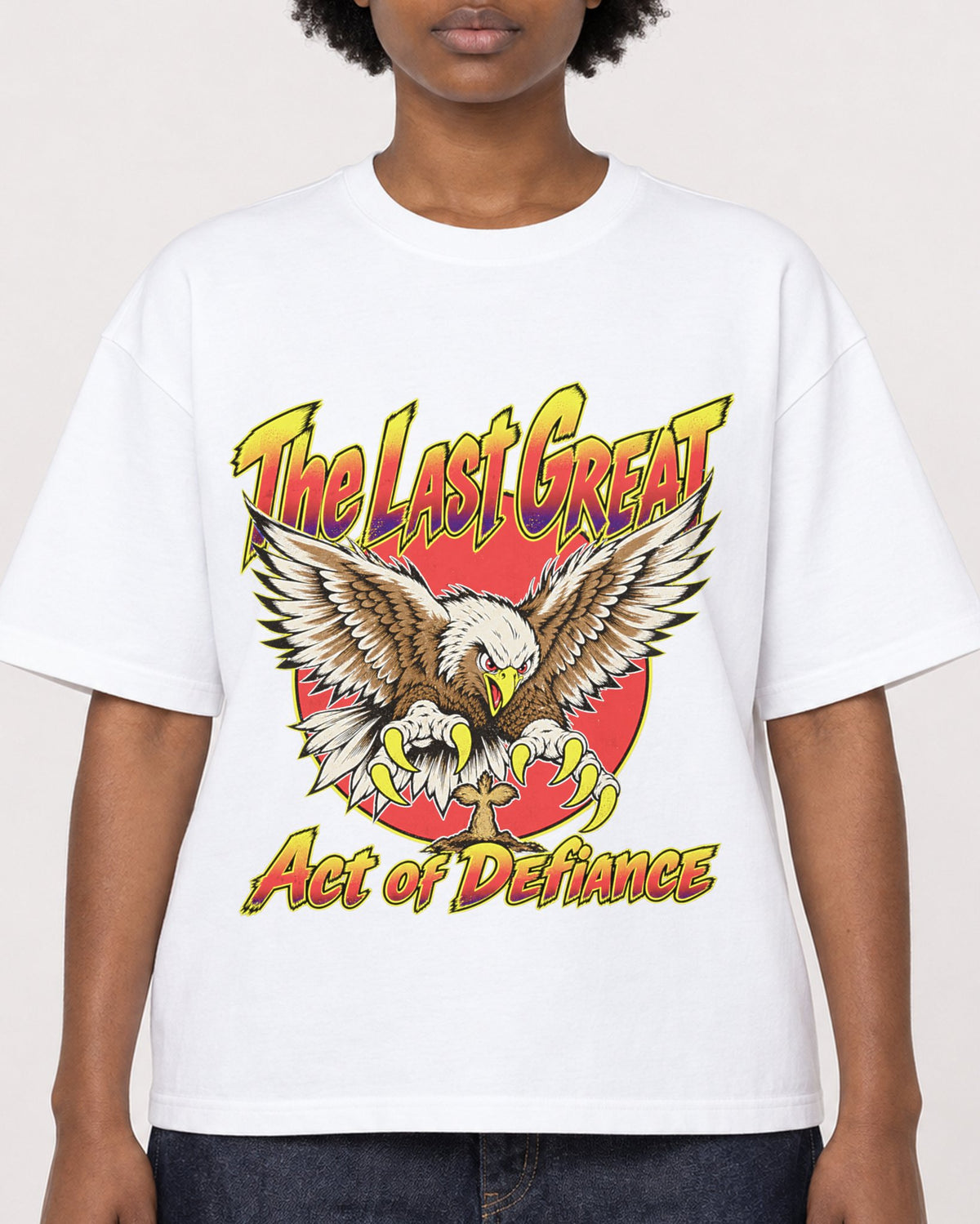 Mockup Boxy Heavyweight Tee White female close-up 14