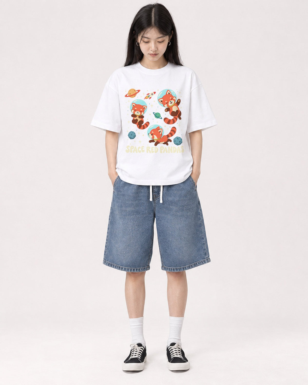 Mockup Boxy Heavyweight Tee White female full-body 01