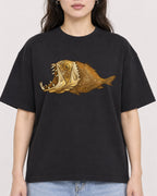 Mockup Boxy Heavyweight Tee Black female close-up 03