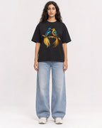Mockup Boxy Heavyweight Tee Black female full-body 07