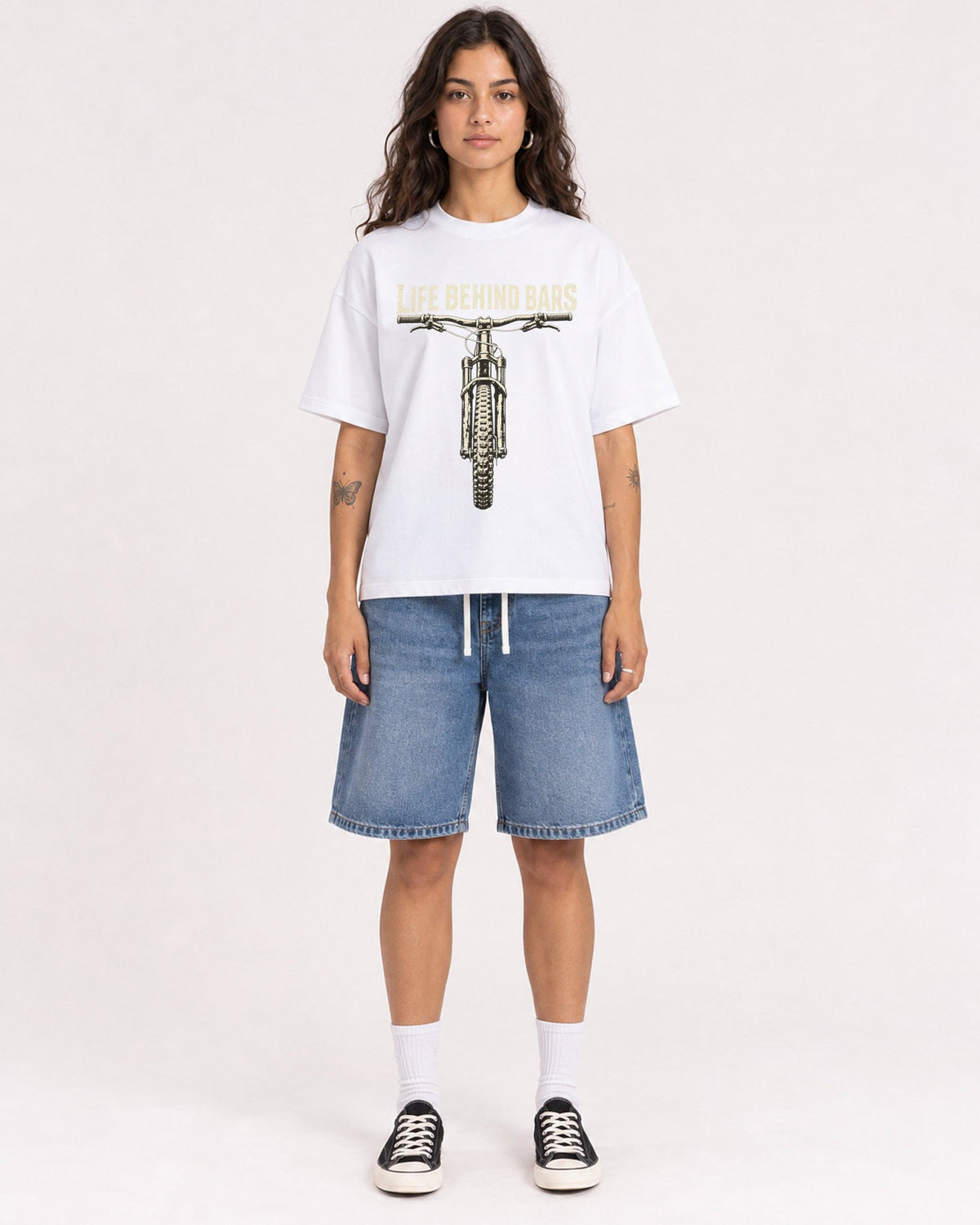 Mockup Boxy Heavyweight Tee White female full-body 06