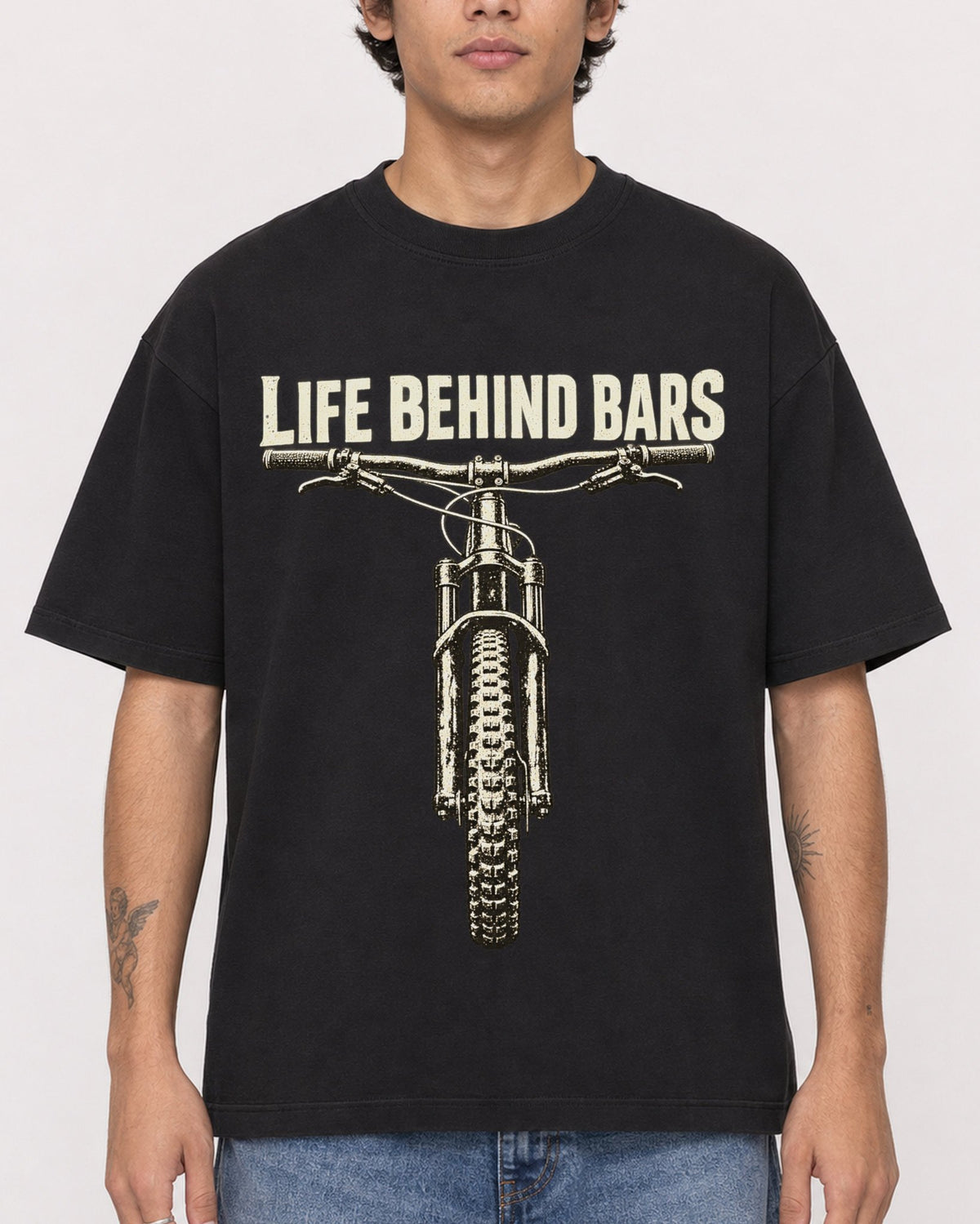 Mockup Boxy Heavyweight Tee Black male close-up 06