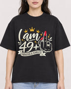 Mockup Boxy Heavyweight Tee Black female close-up 03