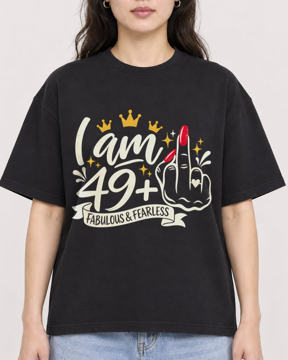 Mockup Boxy Heavyweight Tee Black female close-up 03