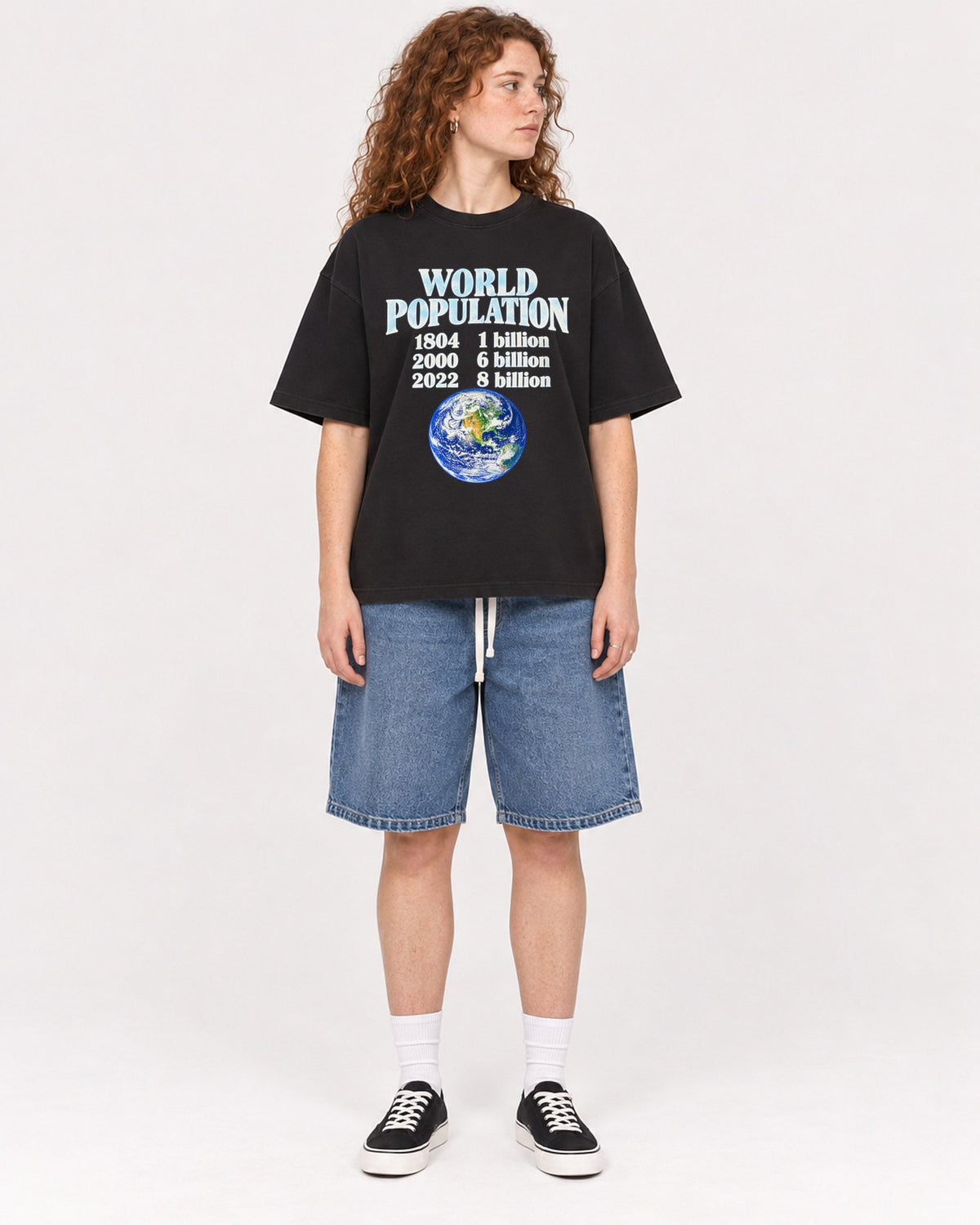 Mockup Boxy Heavyweight Tee Black female full-body 09