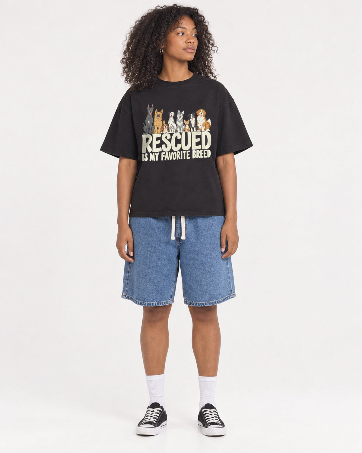 Mockup Boxy Heavyweight Tee Black female full-body 05