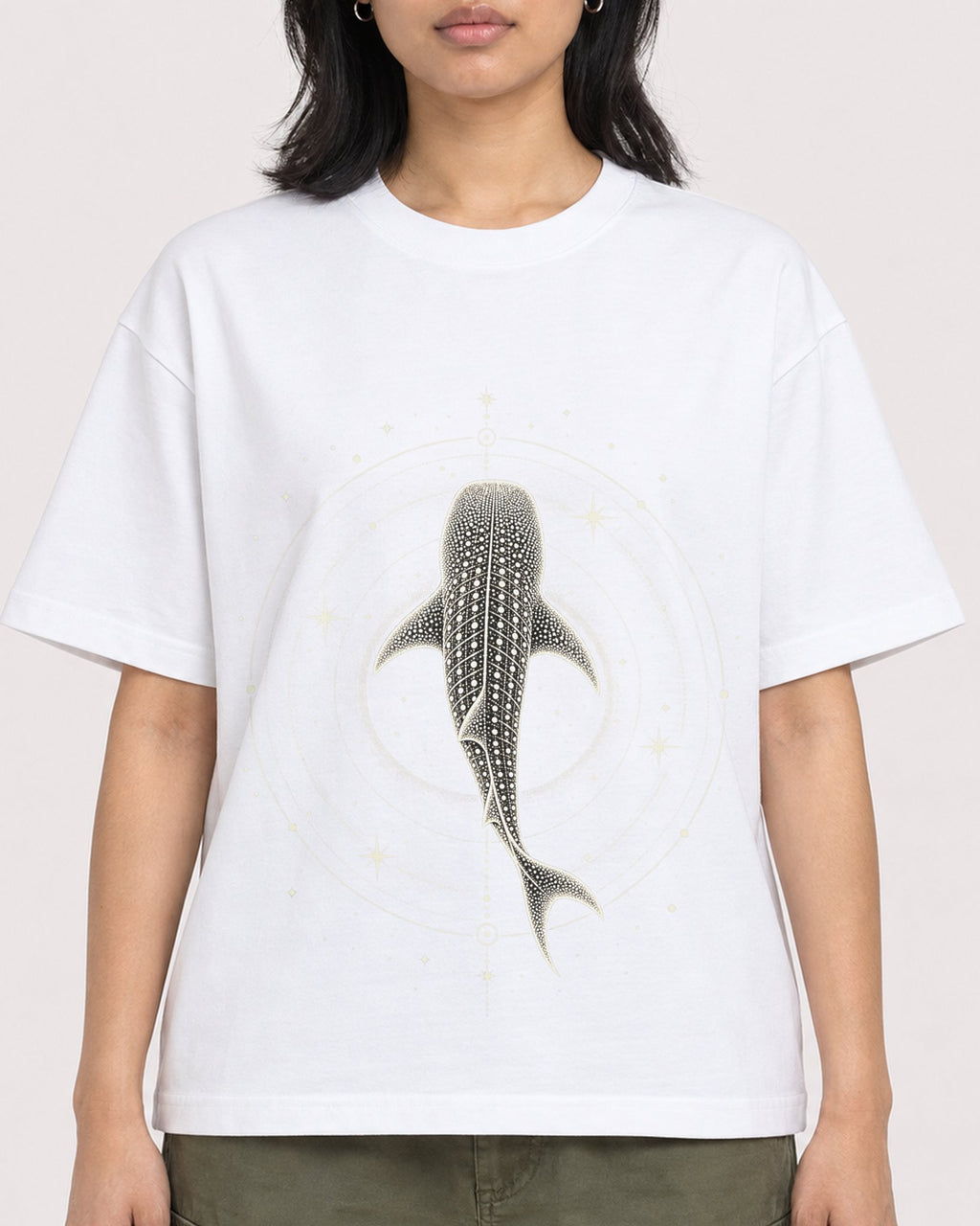 Mockup Boxy Heavyweight Tee White female close-up 22