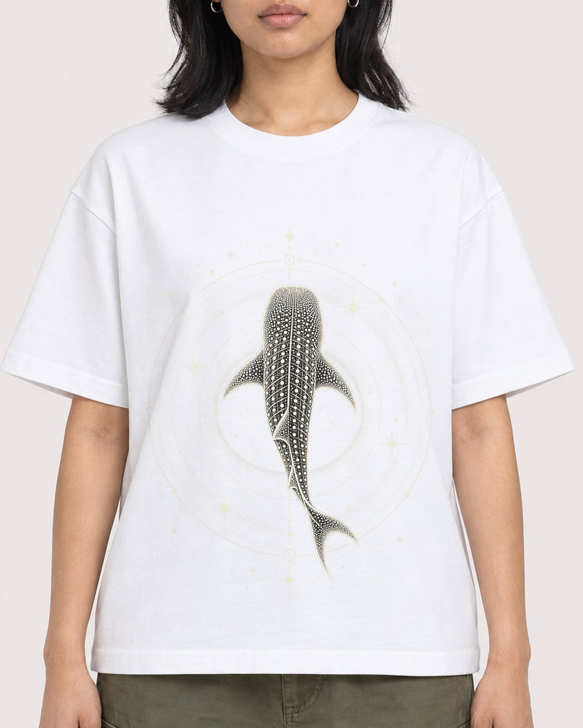 Mockup Boxy Heavyweight Tee White female close-up 22