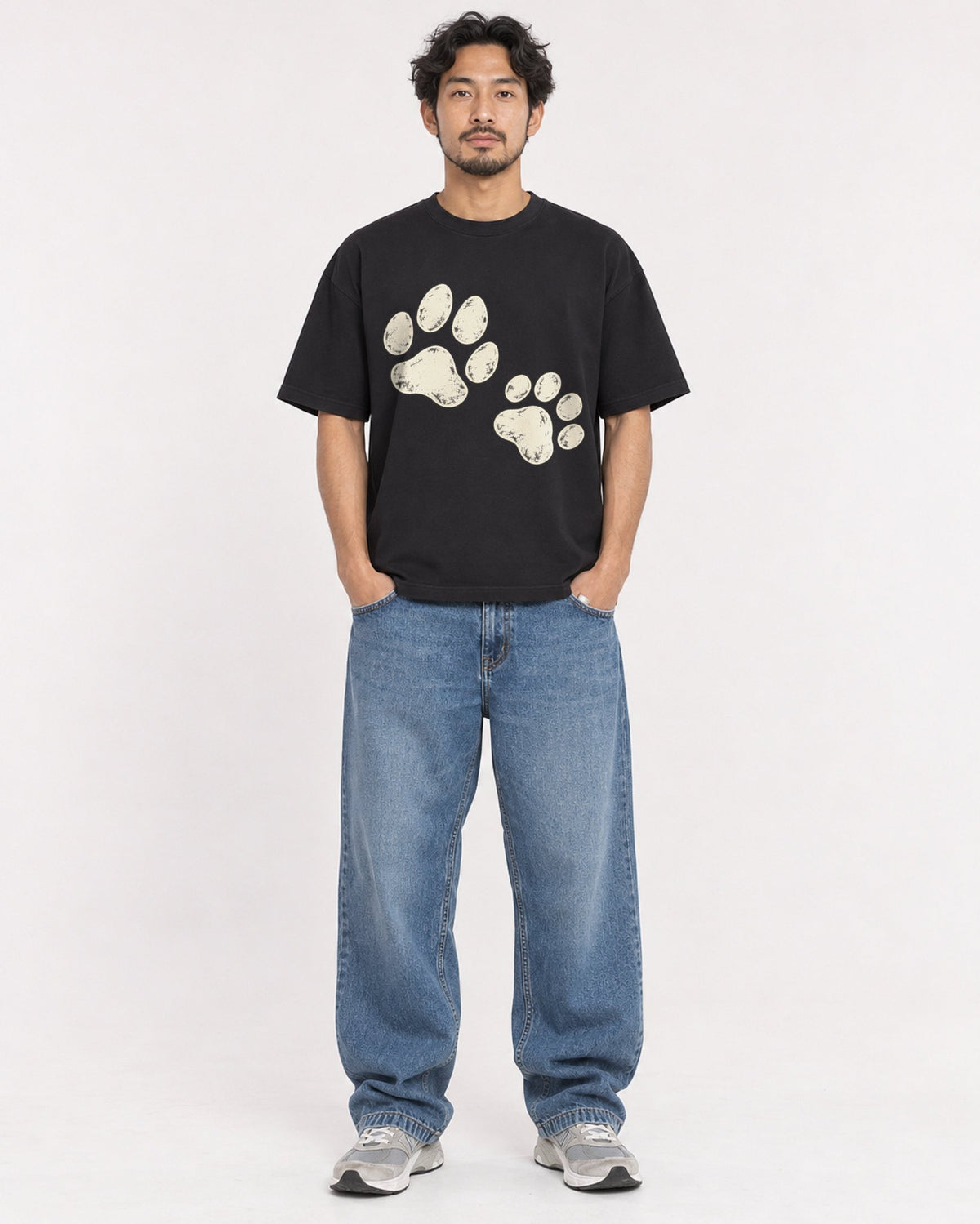 Mockup Boxy Heavyweight Tee Black male full-body 02