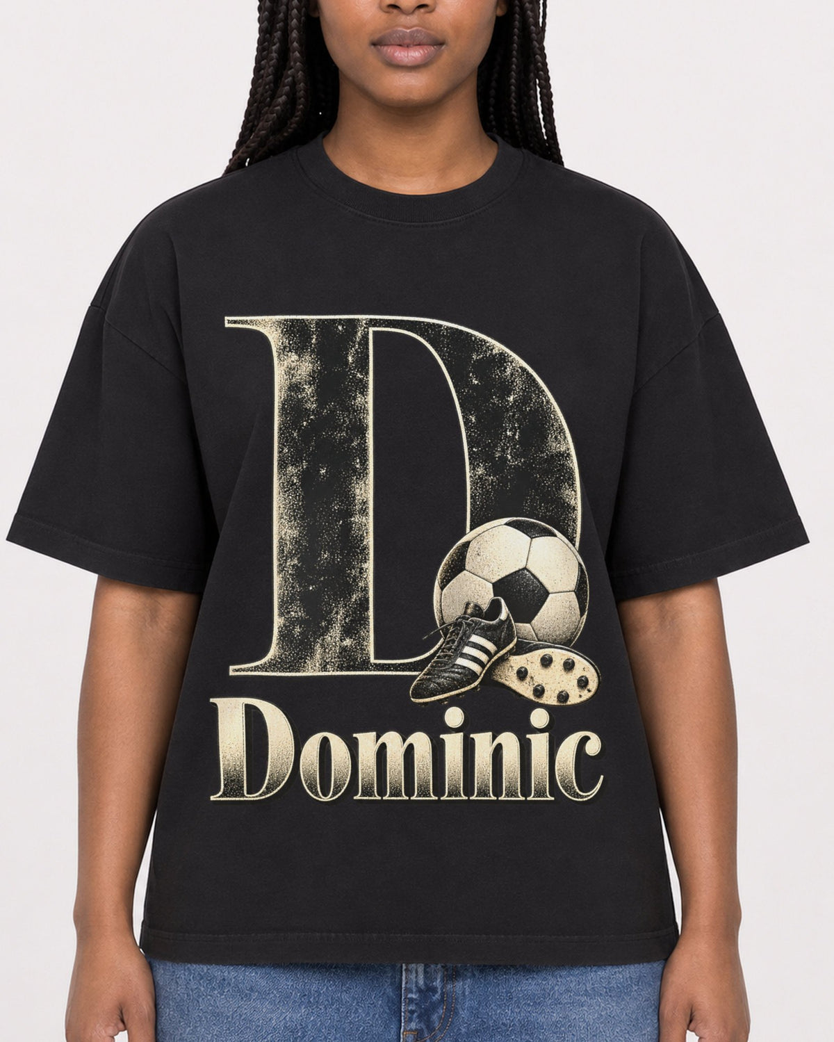 Mockup Boxy Heavyweight Tee Black female close-up 04