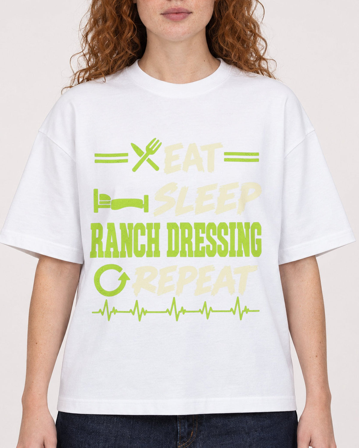 Mockup Boxy Heavyweight Tee White female close-up 09