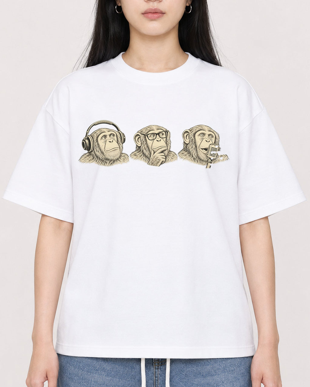 Mockup Boxy Heavyweight Tee White female close-up 01