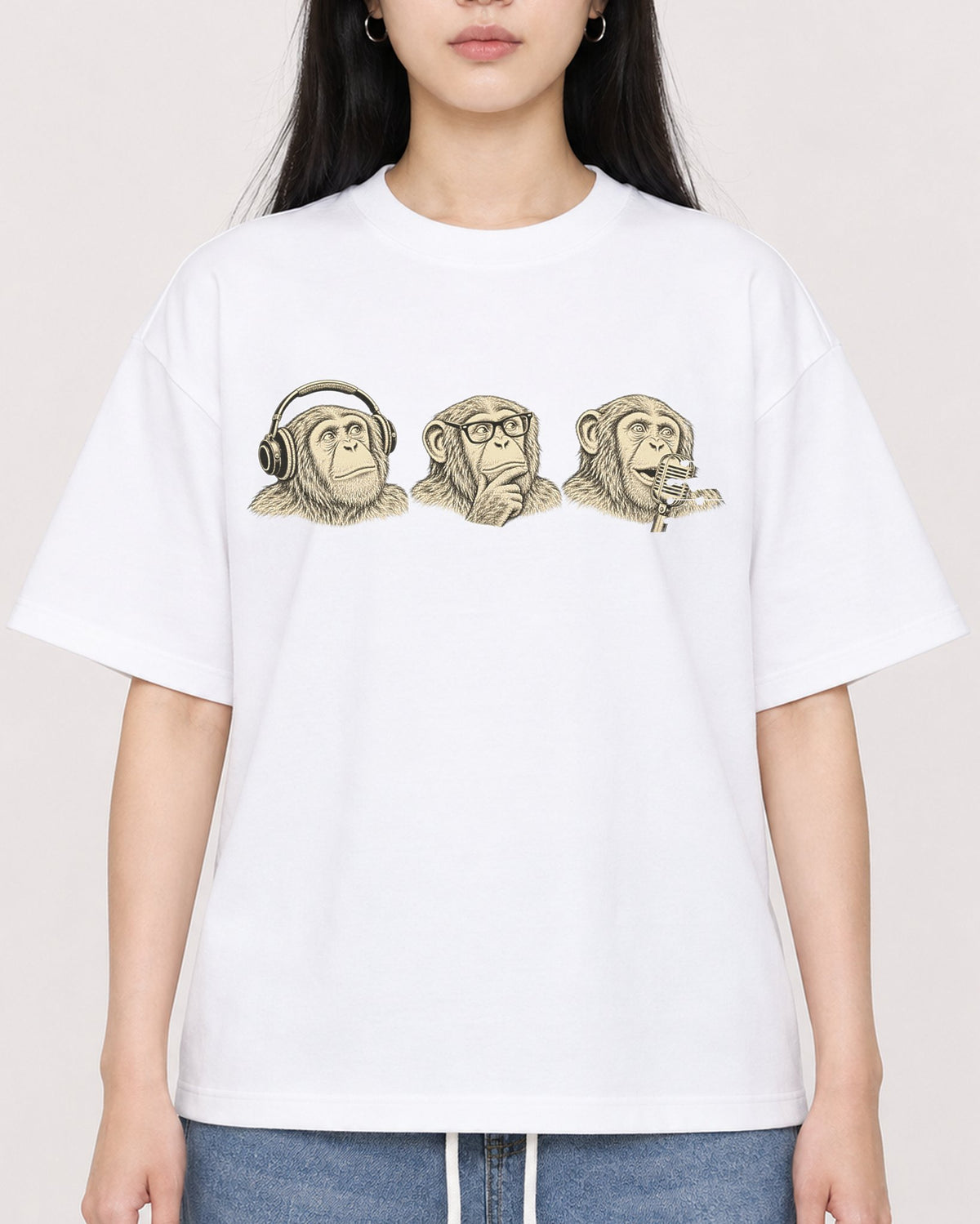 Mockup Boxy Heavyweight Tee White female close-up 01