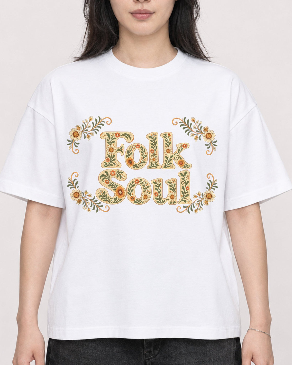 Mockup Boxy Heavyweight Tee White female close-up 13