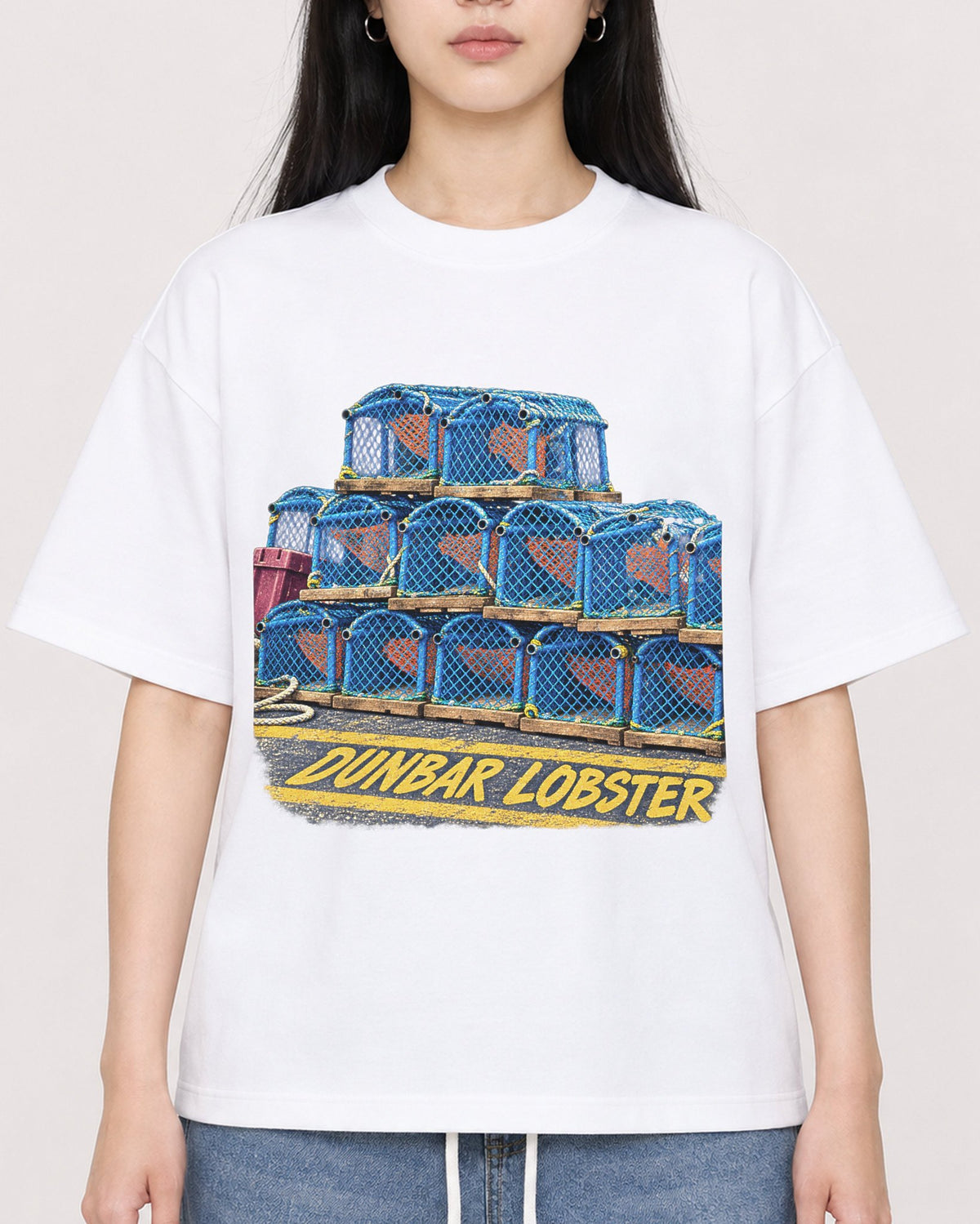 Mockup Boxy Heavyweight Tee White female close-up 01