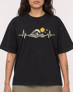 Mockup Boxy Heavyweight Tee Black female close-up 06