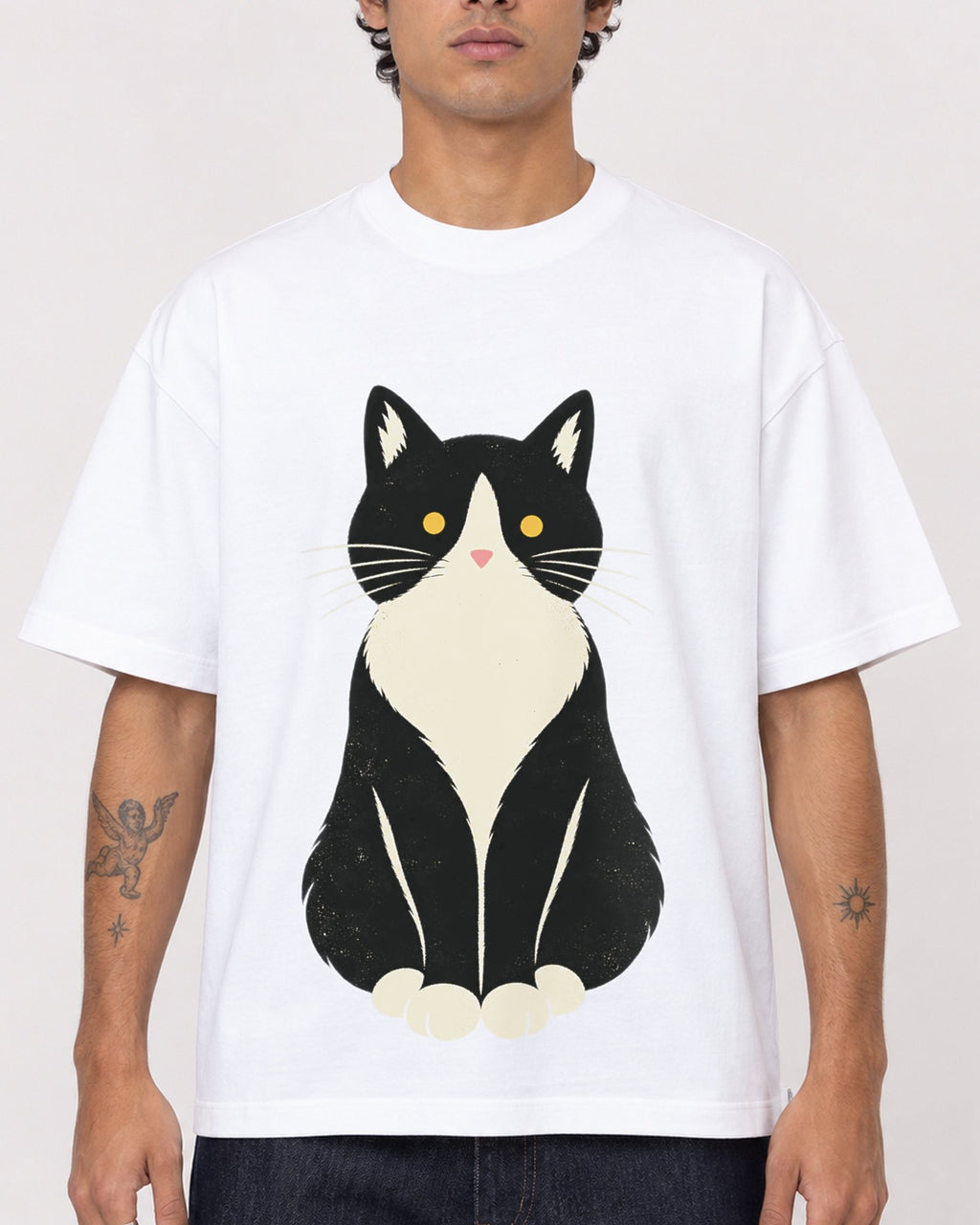 Mockup Boxy Heavyweight Tee White male close-up 06