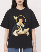 Mockup Boxy Heavyweight Tee Black female close-up 01