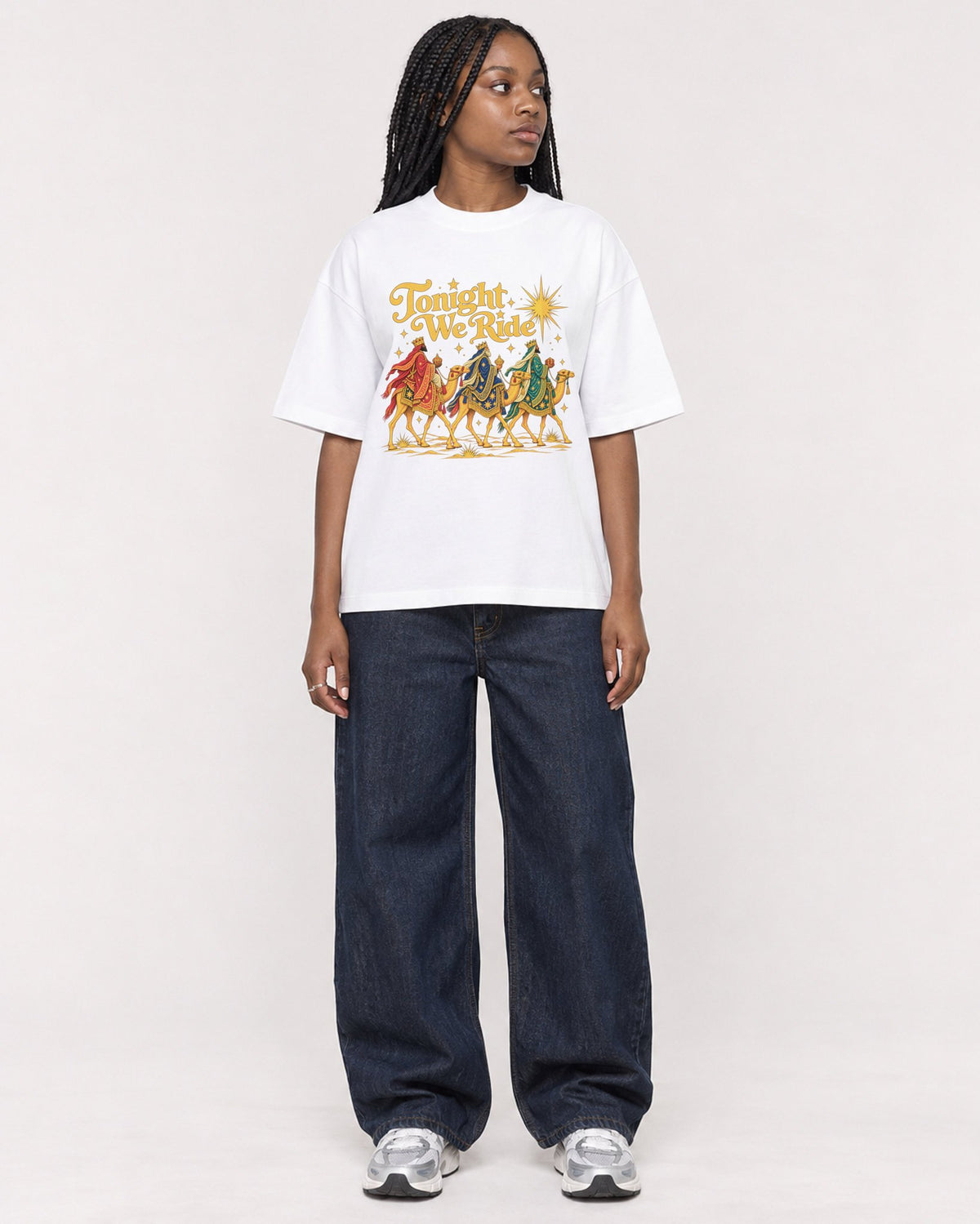Mockup Boxy Heavyweight Tee White female full-body 04