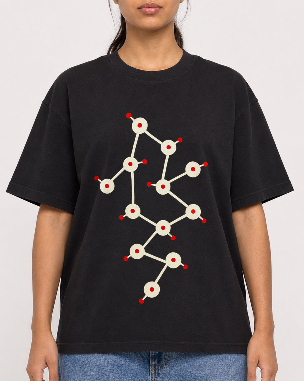 Mockup Boxy Heavyweight Tee Black female close-up 16
