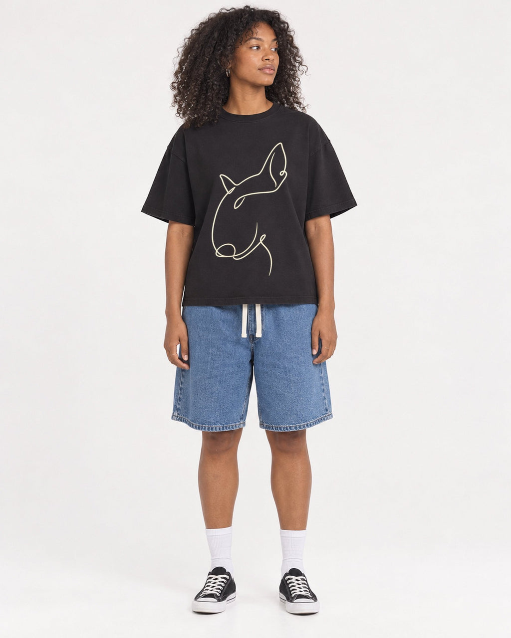 Mockup Boxy Heavyweight Tee Black female full-body 05