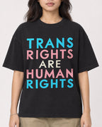 Mockup Boxy Heavyweight Tee Black female close-up 02