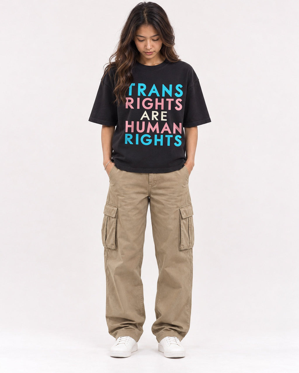 Mockup Boxy Heavyweight Tee Black female full-body 02