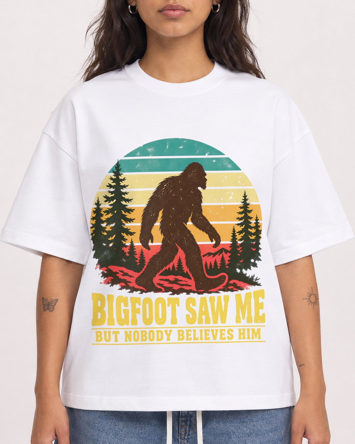Mockup Boxy Heavyweight Tee White female close-up 06
