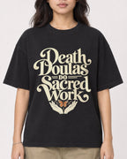 Mockup Boxy Heavyweight Tee Black female close-up 02