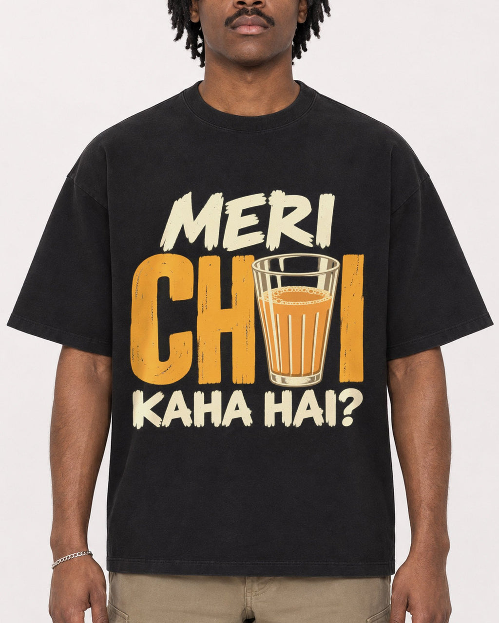 Mockup Boxy Heavyweight Tee Black male close-up 04