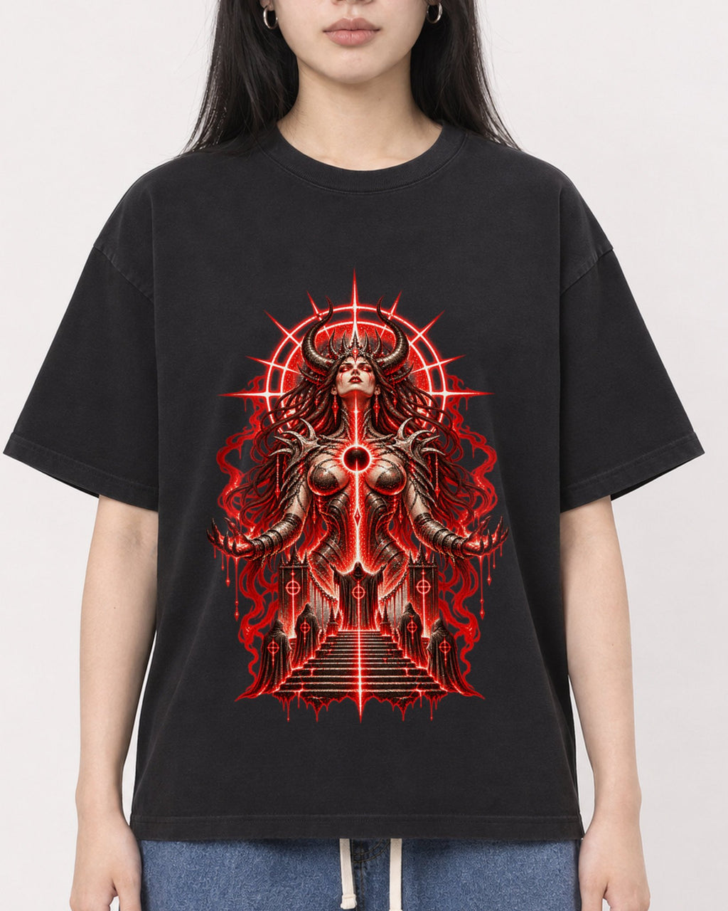Mockup Boxy Heavyweight Tee Black female close-up 01