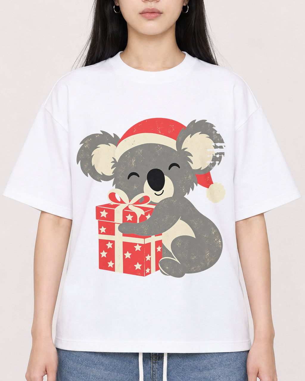 Mockup Boxy Heavyweight Tee White female close-up 01