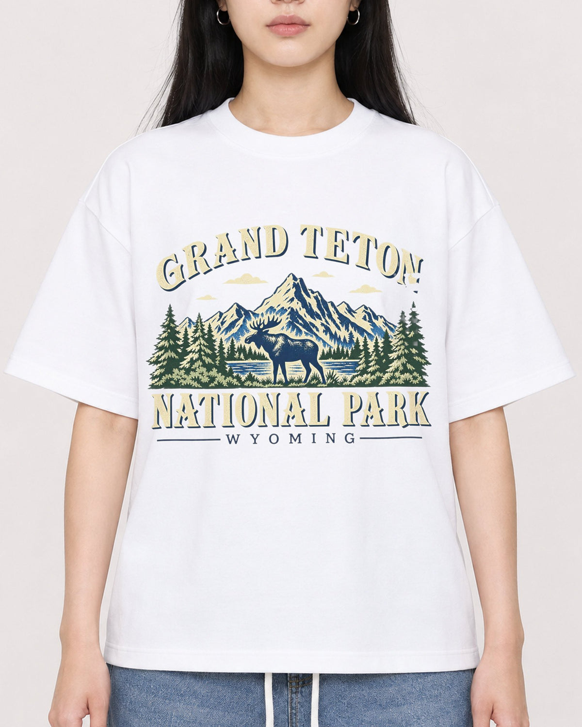 Mockup Boxy Heavyweight Tee White female close-up 01