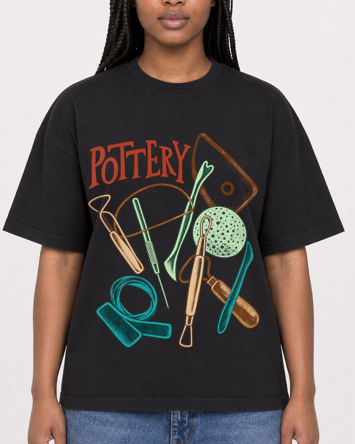 Mockup Boxy Heavyweight Tee Black female close-up 04