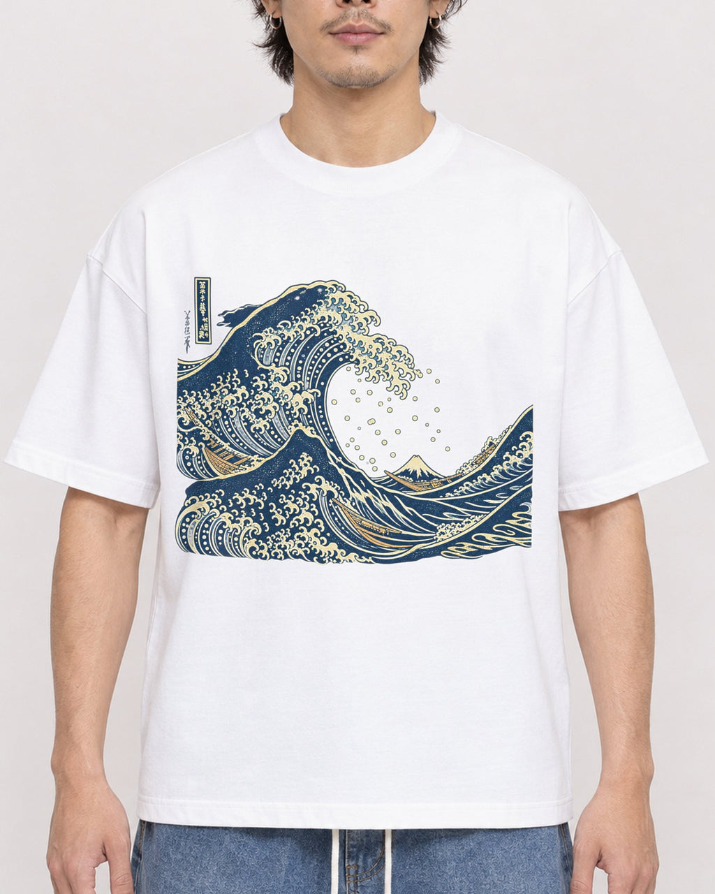 Mockup Boxy Heavyweight Tee White male close-up 03
