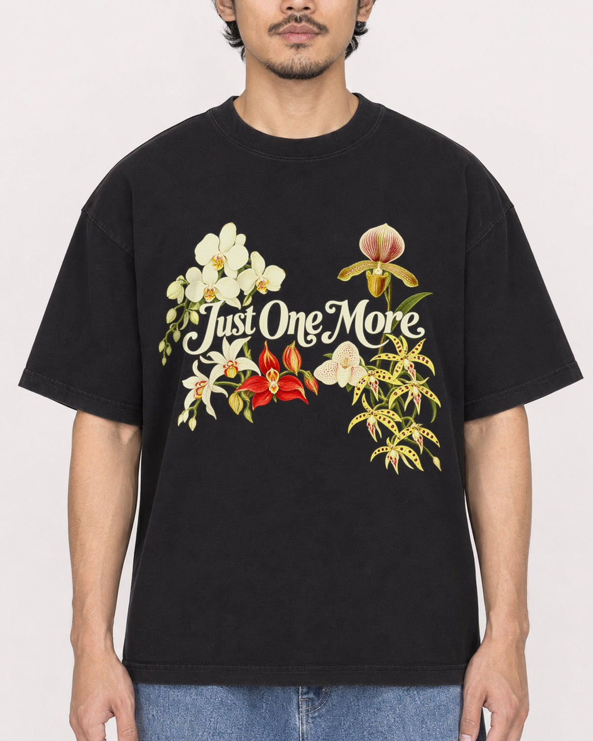 Mockup Boxy Heavyweight Tee Black male close-up 02