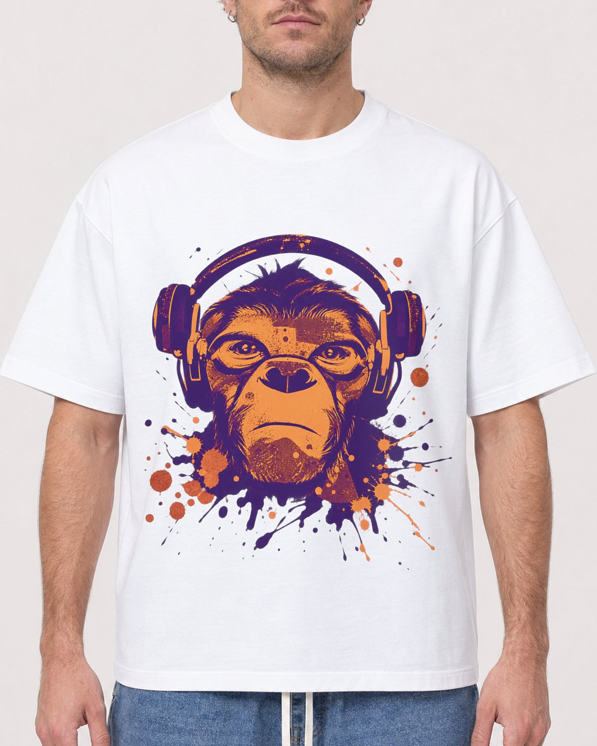 Mockup Boxy Heavyweight Tee White male close-up 08