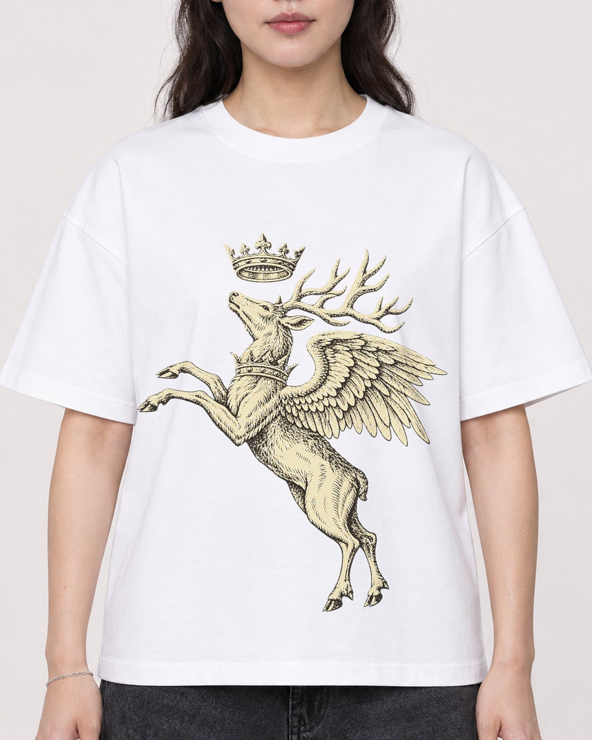 Mockup Boxy Heavyweight Tee White female close-up 03
