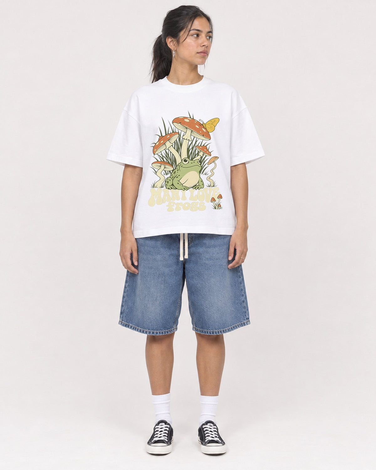 Mockup Boxy Heavyweight Tee White female full-body 16